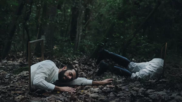 Η Εναλλακτική Σκηνή παρουσιάζει το «Into the Woods» του Σοντχάιμ για πρώτη φορά στη χώρα μας. Δείτε τις αποκλειστικές φωτογραφίες της παράστασης